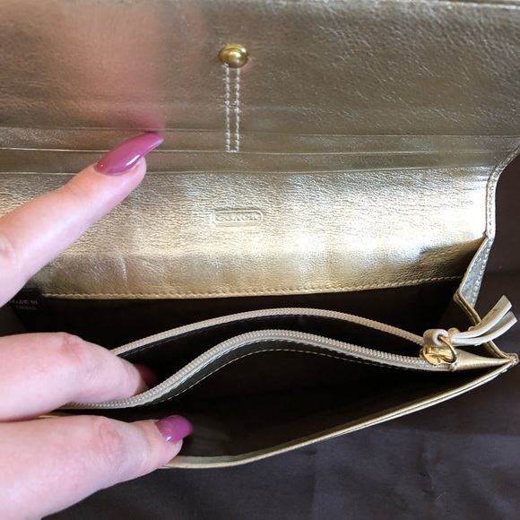 Coach Wallet - Picture 4 of 8